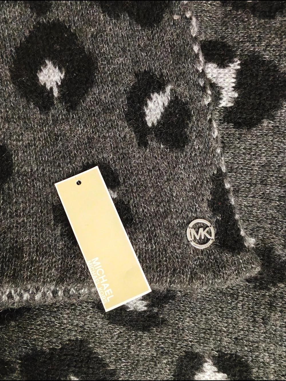 #45 MICHAEL Michael Kors Gray and Black Leopard Print Knit Scarf